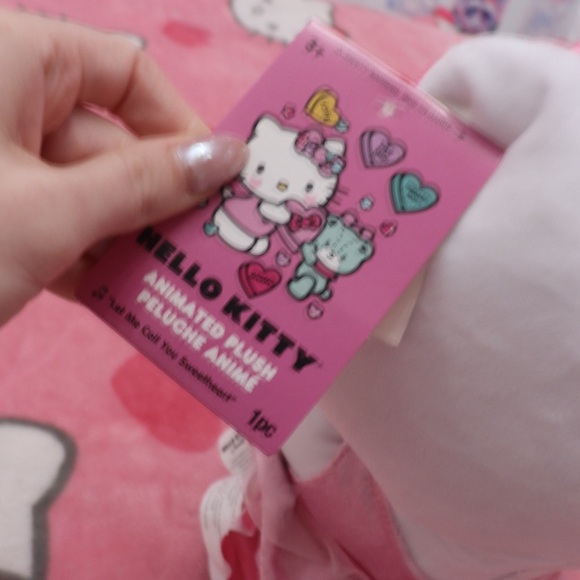 Hello Kitty Animated Plush with Pink Heart and Bow - Picture 4 of 4